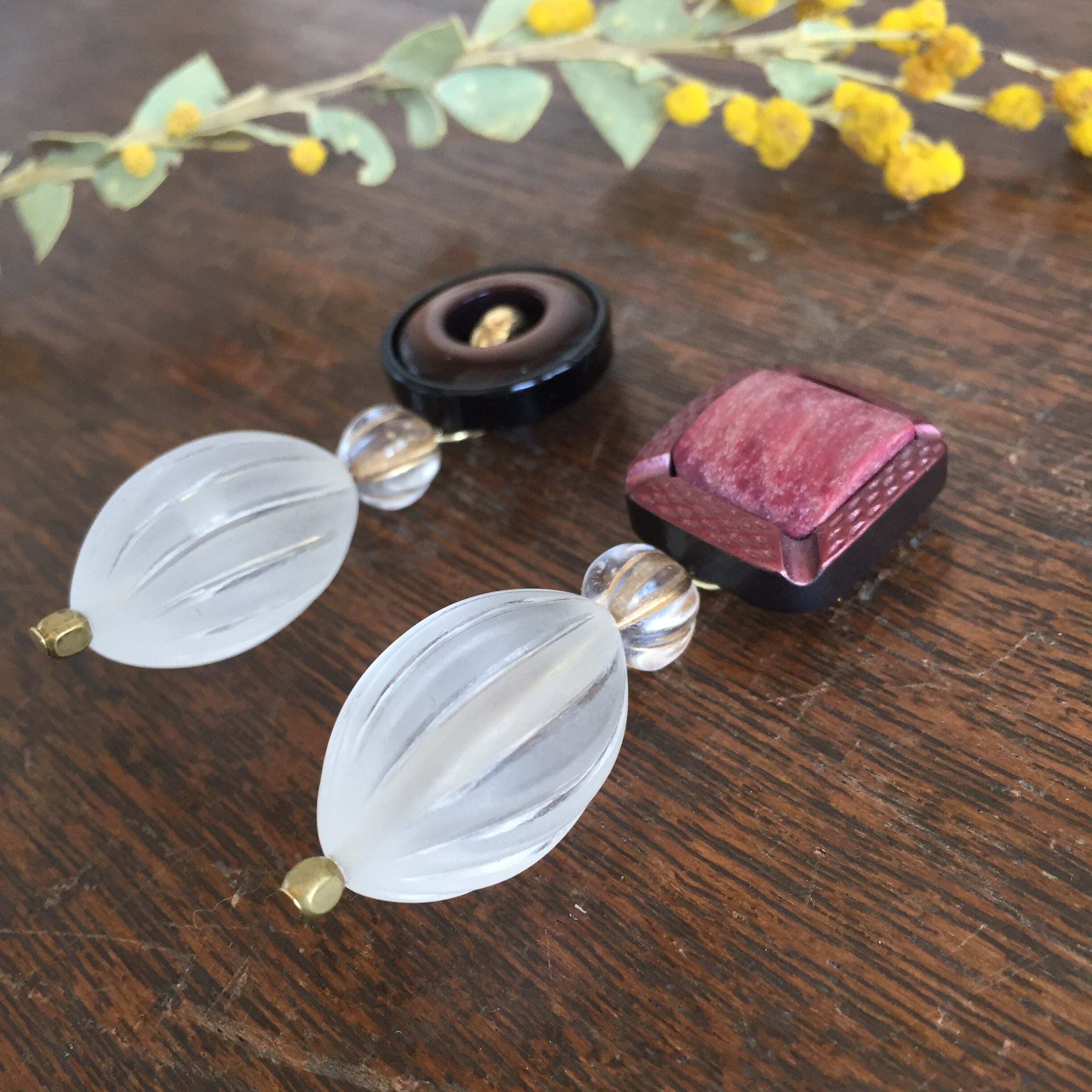 【SALE】まるとしかくボタンピアスorイヤリング(vintage button)