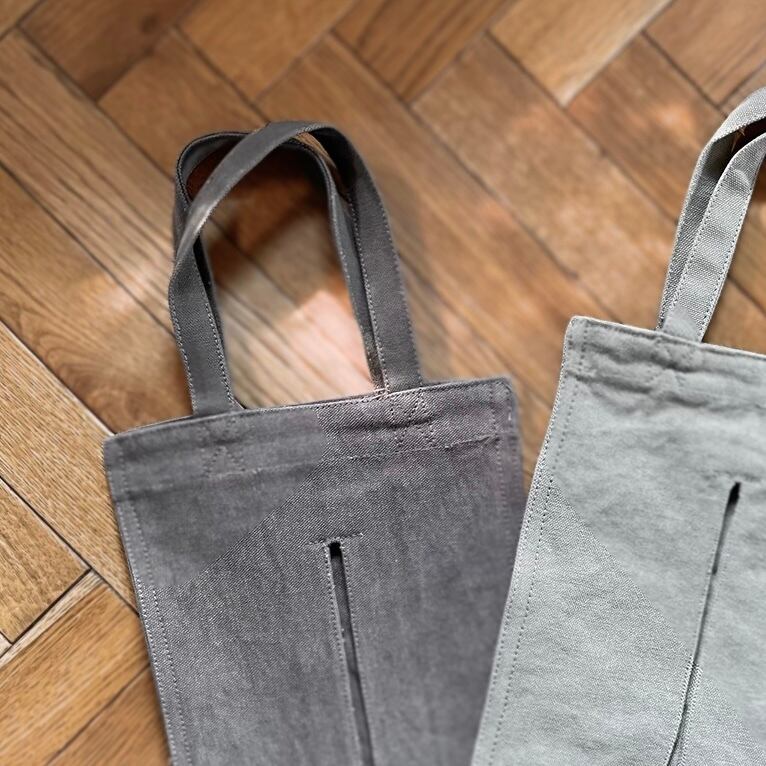 キャンバス生地のナチュラルなティッシュカバー|チャコール ベージュ 取手つき