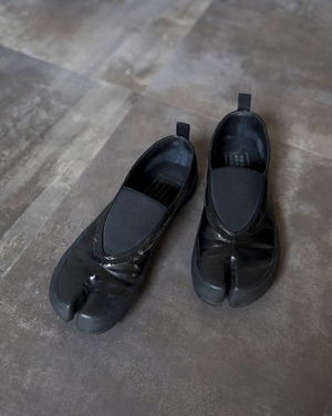 MARTIN MARGIELA TABI SLIP-ONS