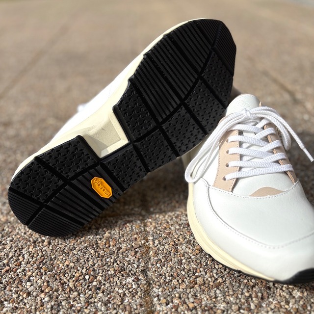 men's HAND MADE leatherスニーカー　Vibram sole　White