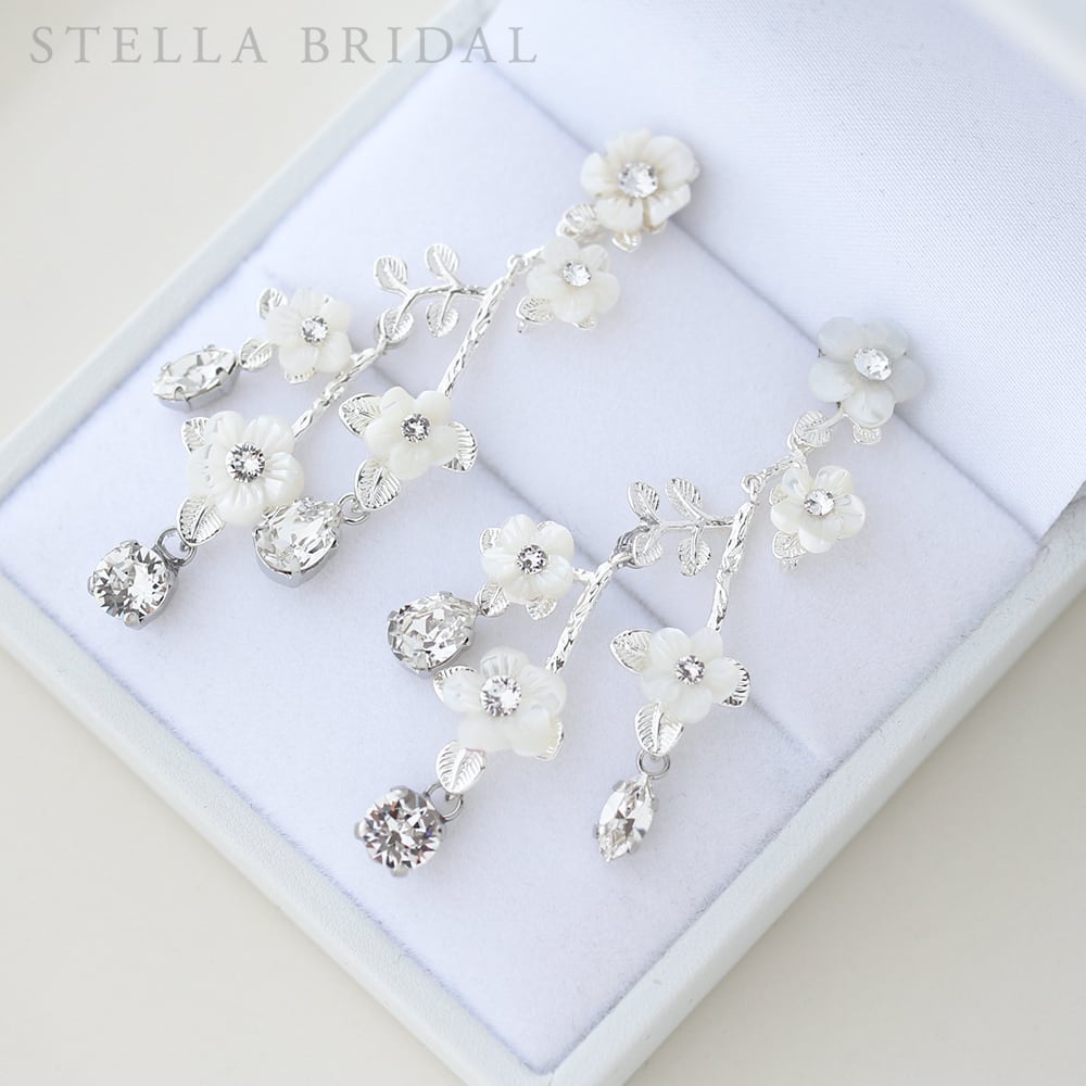 【値下げ】STELLA BRAIDAL スワロフスキー＆シェルフラワーピアス