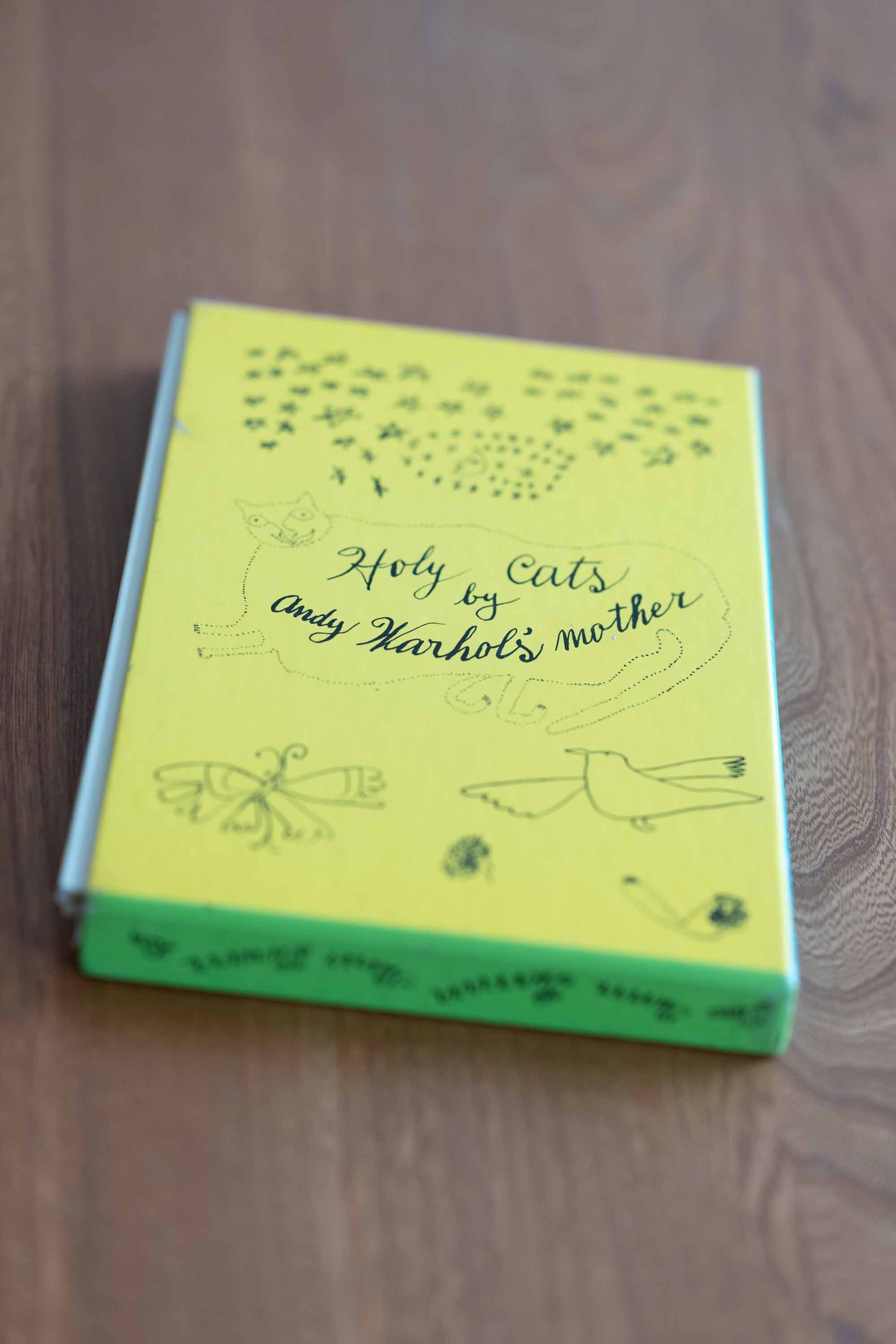 Andy Warhol ( アンディ・ウォーホル )アート本　『Holy Cats by Andy Warhol's Mother』　『25 Cats Named Sam and One Blue Pussy』の2冊ハコ入りアート本