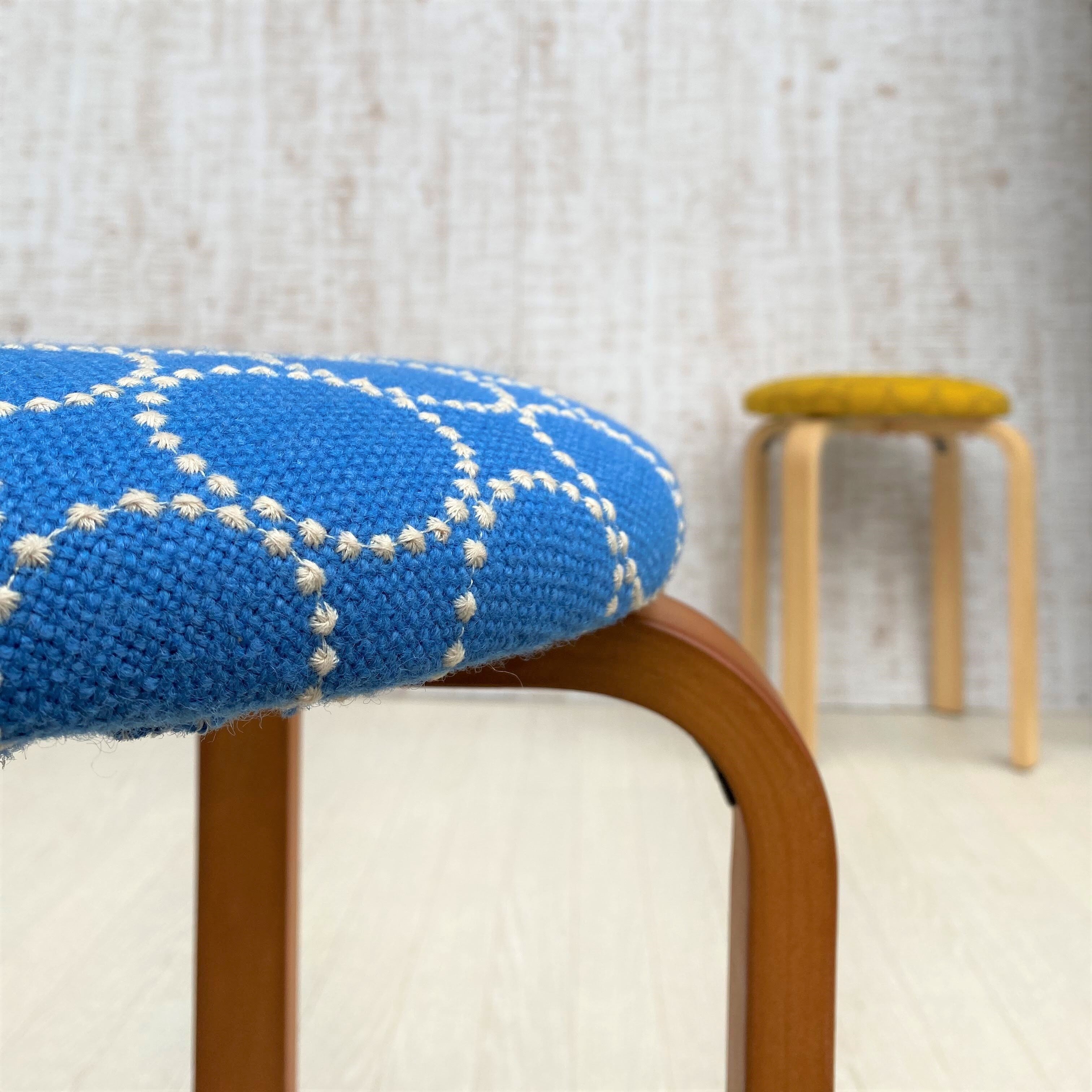 皆川明×Kvadrat タンバリンスツール 青色/ハニーブラウン 皆川明×Kvadrat タンバリンスツール 青色/ハニーブラウン