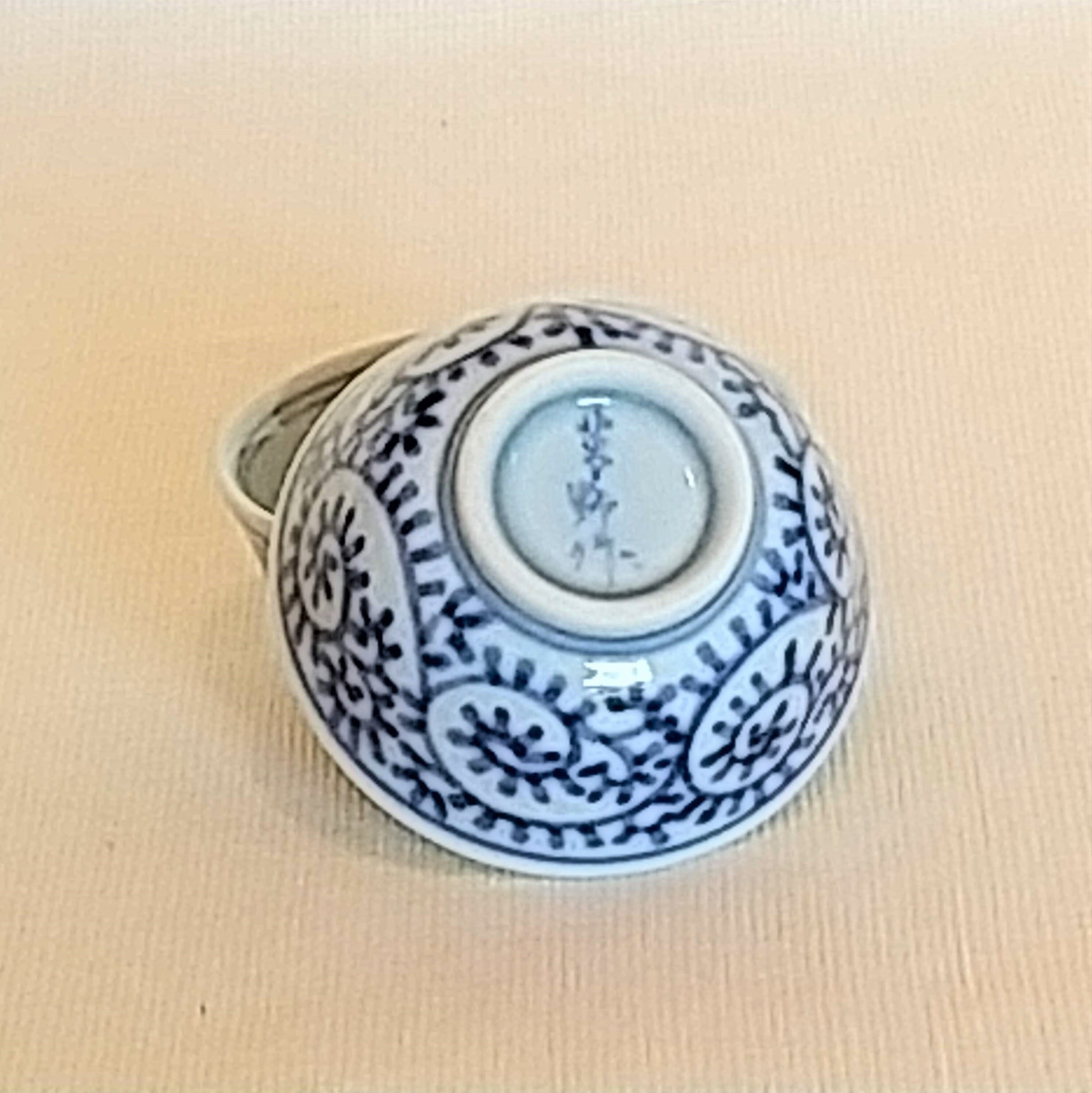 伐太郎窯 染付 蛸唐草 盃 | 有田焼作家の作品が買えるお店 ギャラリー器楽