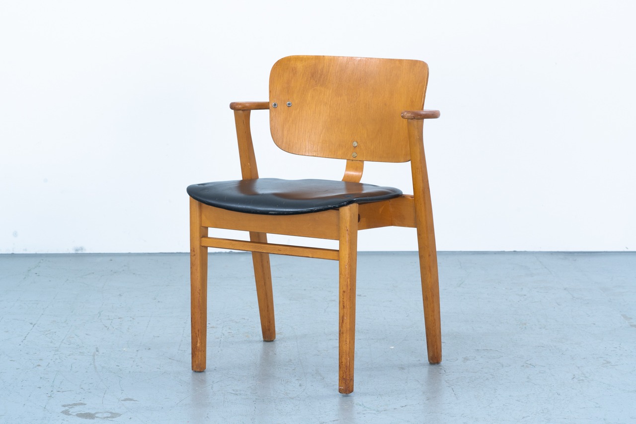 Ilmari Tapiovaara | Domus chair