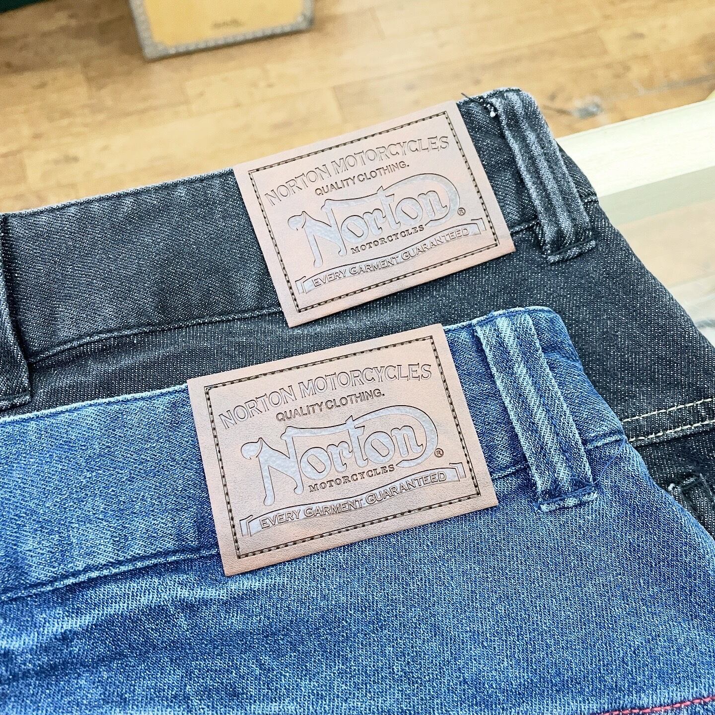 Norton 【ストレッチ MAX イーグル ローズ デニムパンツ】 ノートン
