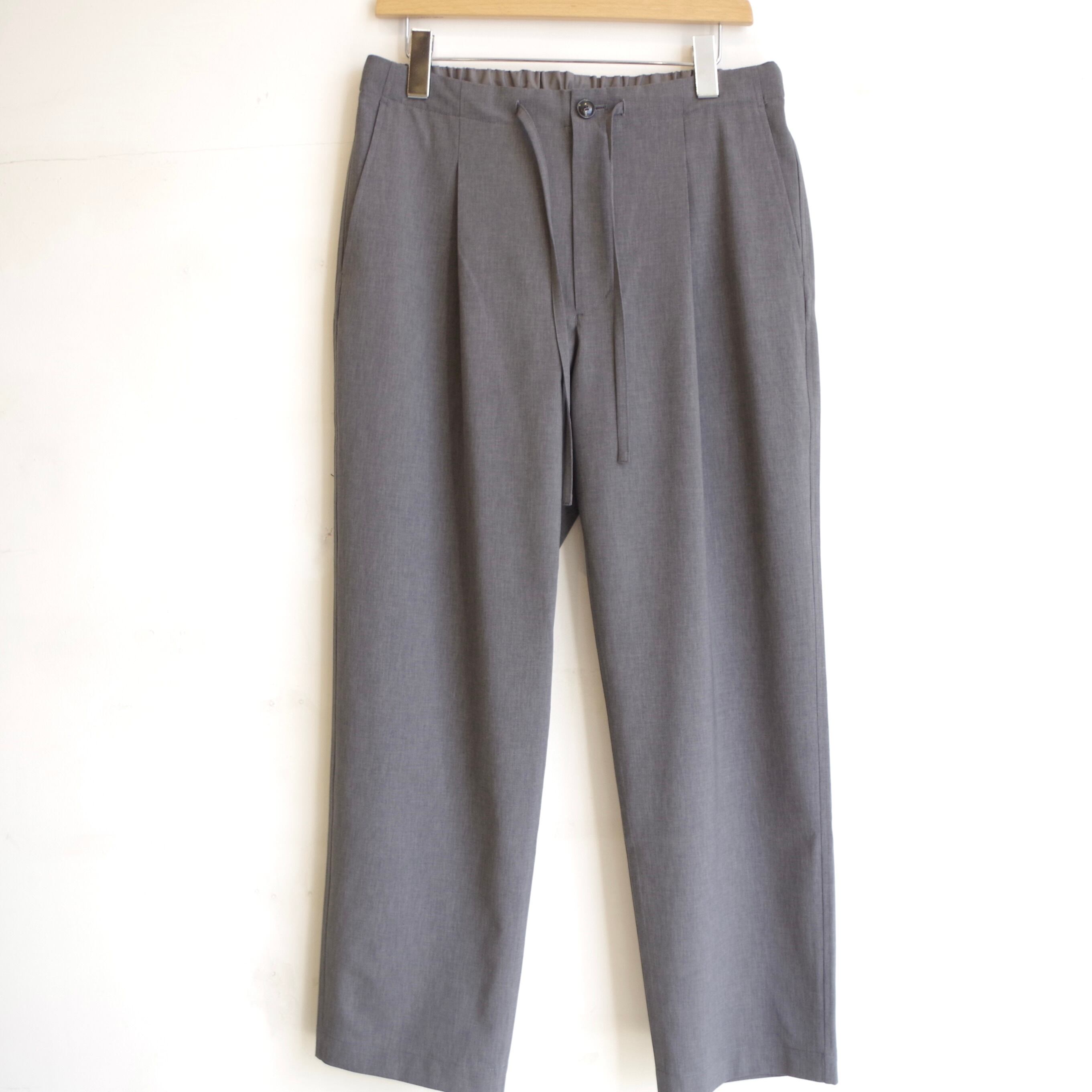 comm.arch. コムアーチ Poly Ramieトロピカルウールパンツ comm.arch. Poly Ramie Tropical Wool Pants | 1F Store