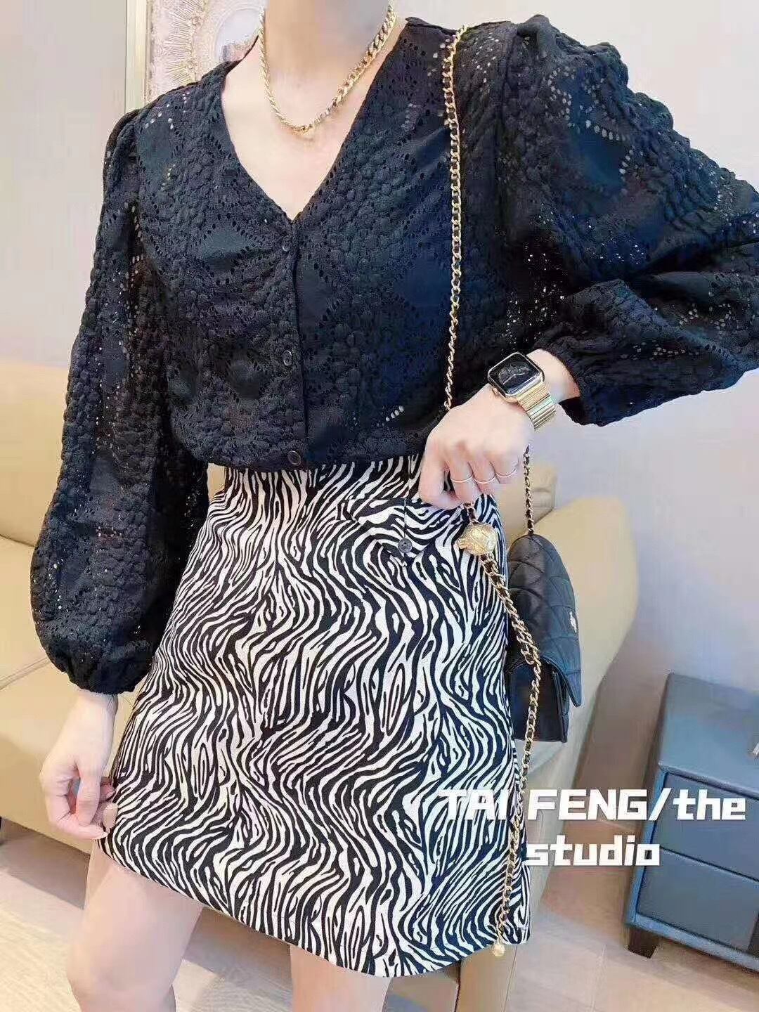 ゼブラ柄ミニタイトスカート