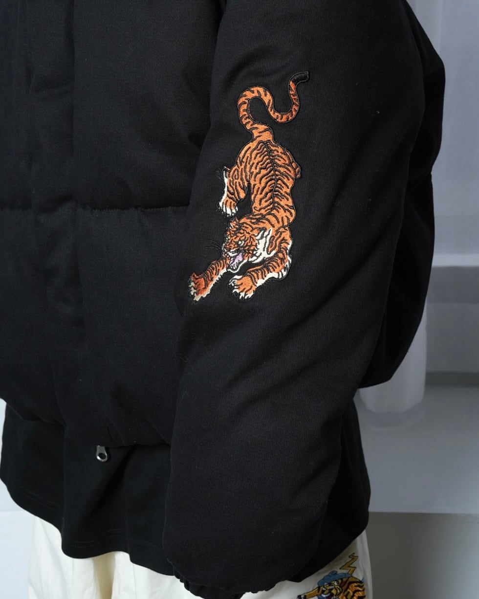 Tiger down jacket | チュウカタベタイ