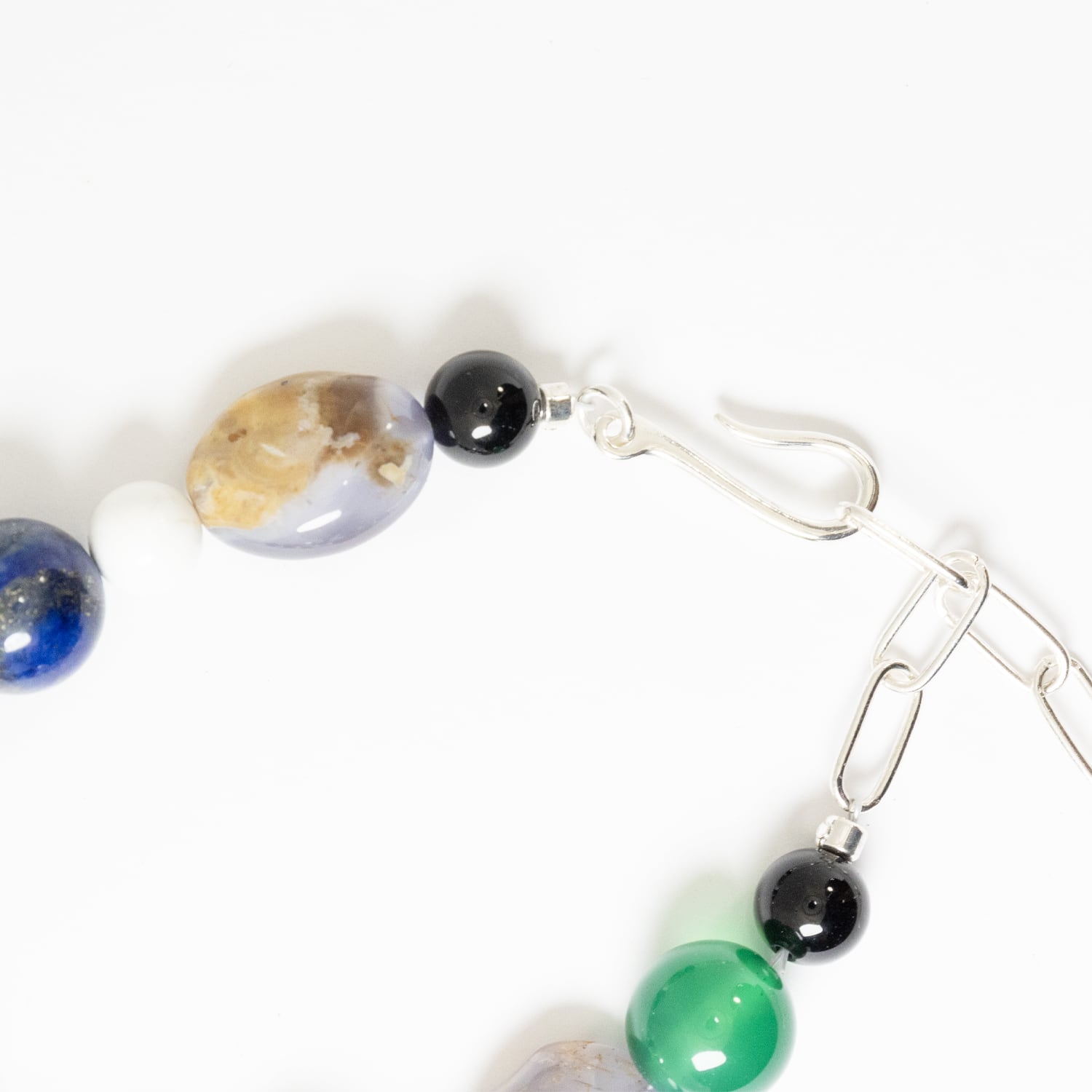 UNEEK BASEMNT - Discover independent style.