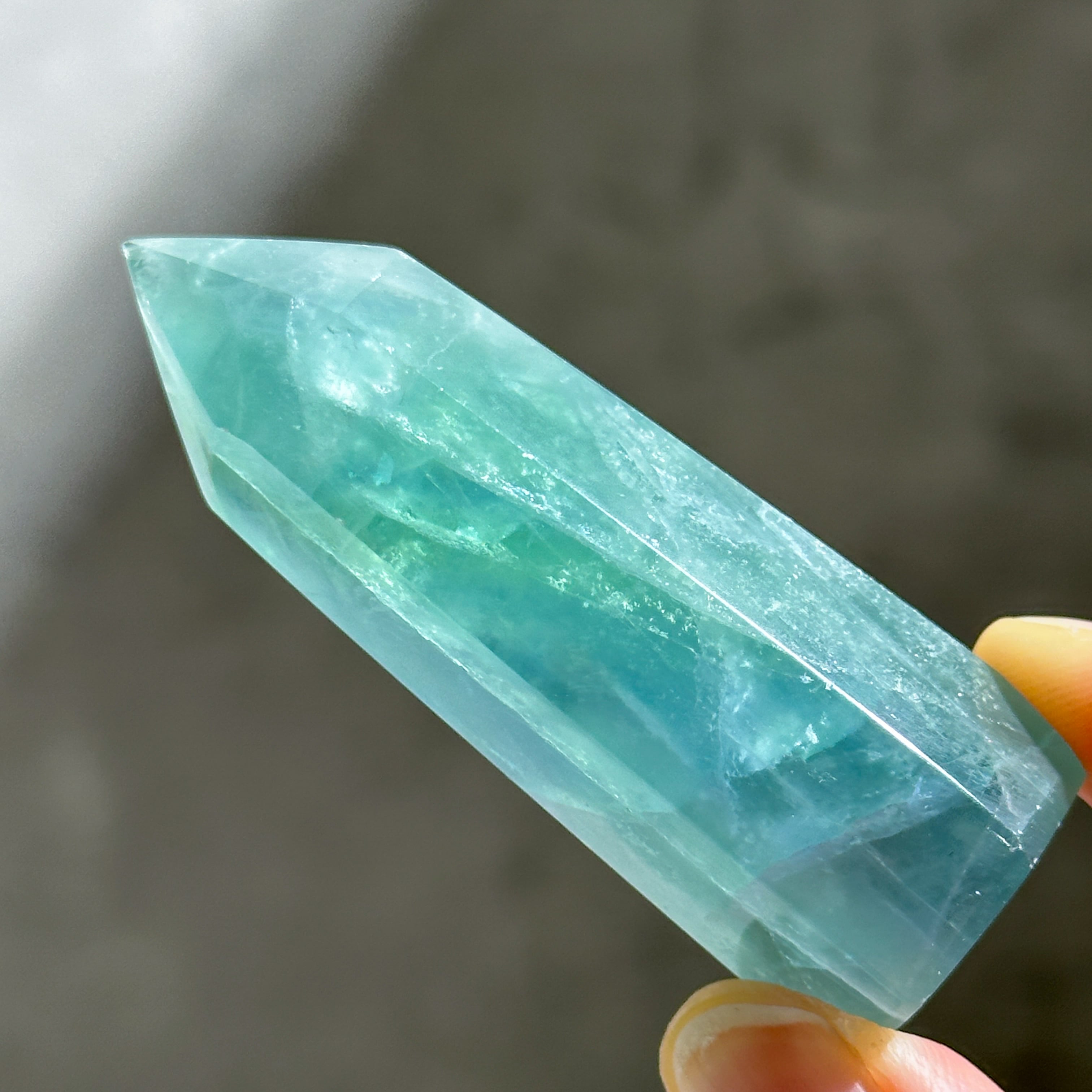 ブルー、グリーンフローライト タワー型13◇ Rainbow Fluorite