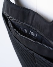 〈miu miu〉Borsa in Tessuto Lycra Rete Vest