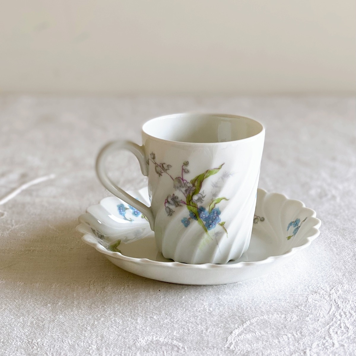 Limoges リモージュ アンティーク スズラン デミタス カップ&ソーサー 