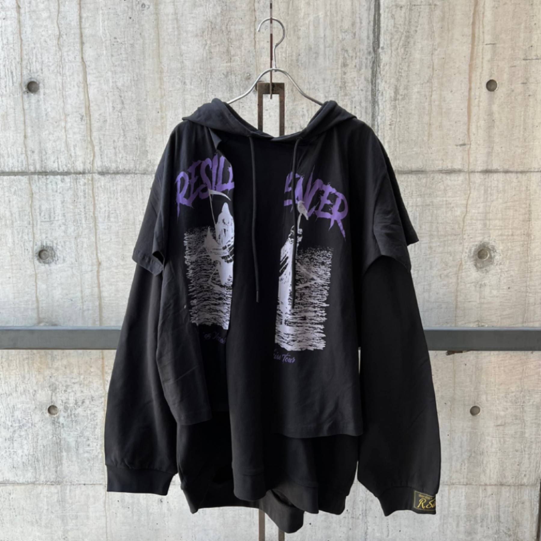 RAF SIMONS Hoodie doubled with printed T-shirt Resilencer BLACK | AYIN