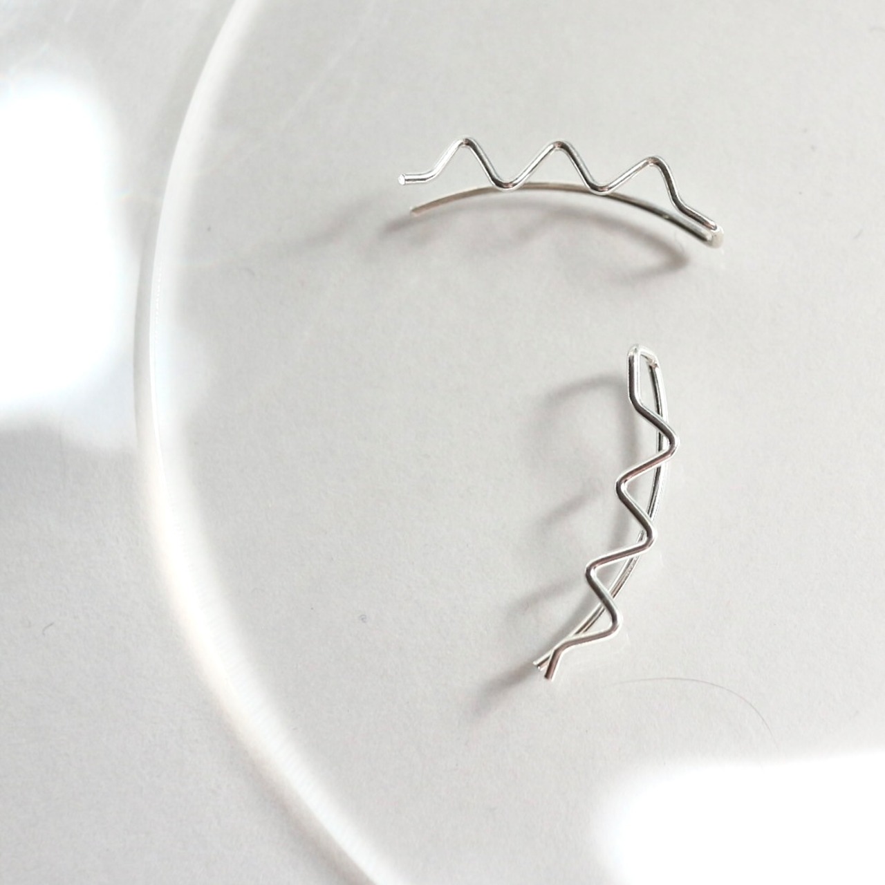 シンプルウェーブイヤーカフ