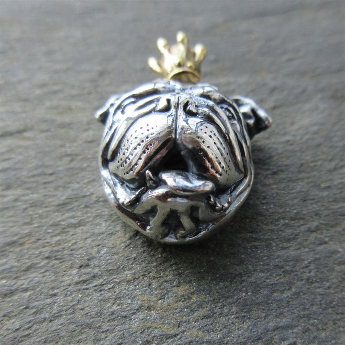 ブルドッグ ペンダントトップ silver 925 楽天市場】銀の犬 ブルドッグペンダント【毛並み表現なし