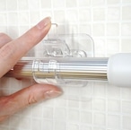 【ロッドクランプホルダー】1個 フック ほうき 壁掛け 掃除用具 小物掛け 浴室 粘着タイプ シール 壁を傷つけない 収納 簡単