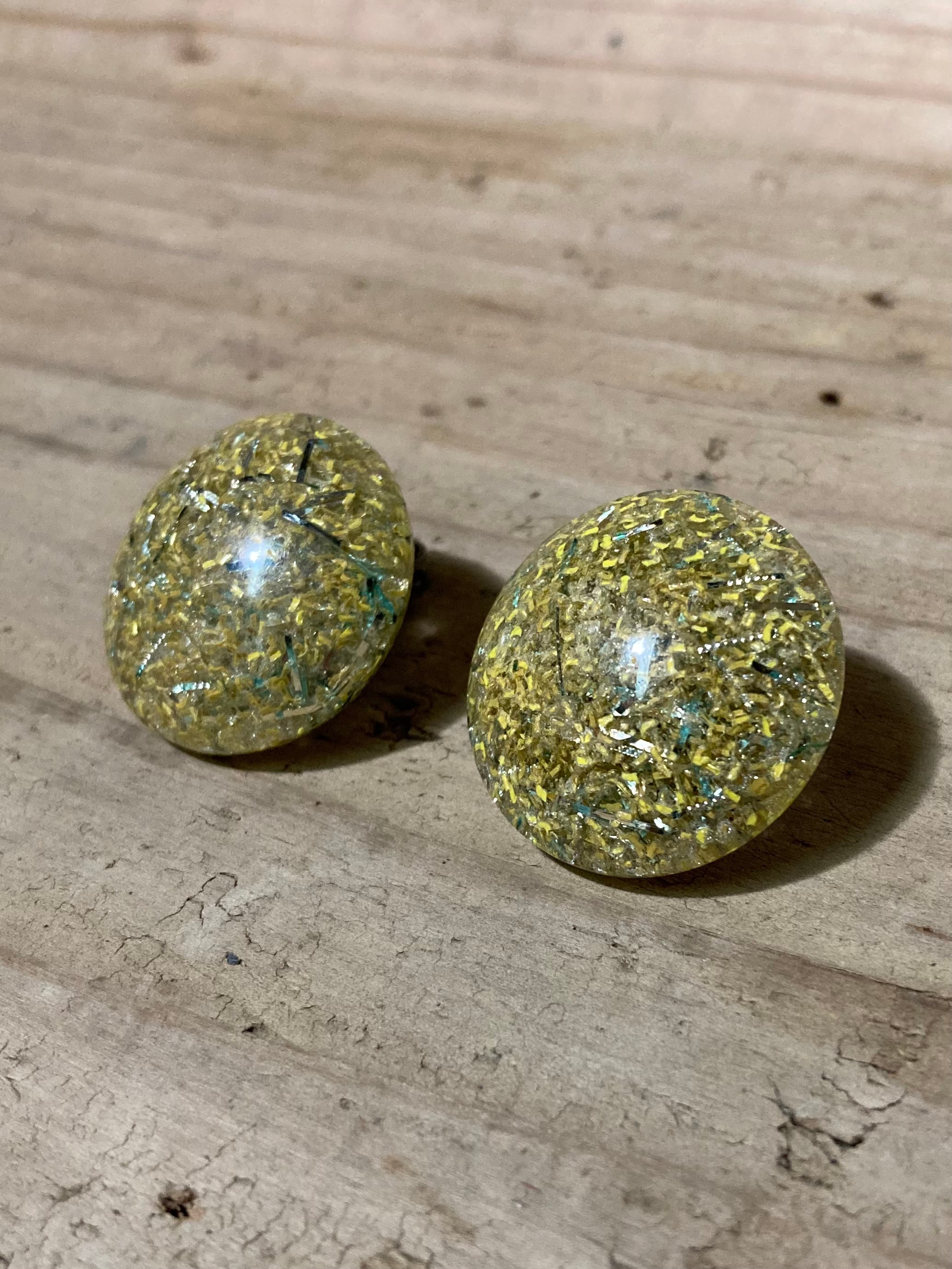 50s GLITTER LUCITE  EARRINGS (beady  antiques)