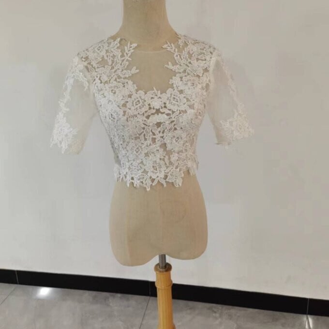 エレガント  ウェディングドレス+ボレロ   3D立体レース刺繍 披露宴