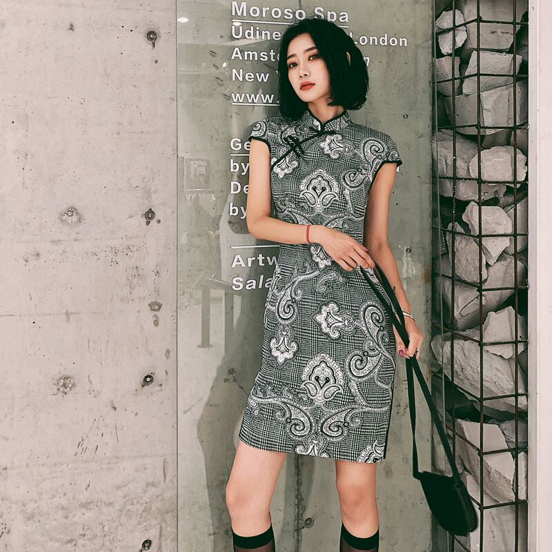 チャイナドレス チャイナ風服 中華服 スタンドネック 半袖 ショート丈 気質よい 大きいサイズ S M L Ll 3l 普段着 グレー 女子会 個性的 灯り模様 Dresszone