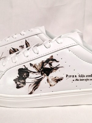 printed sneaker：one color