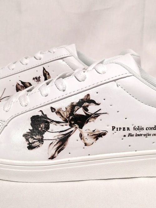 printed sneaker：one color