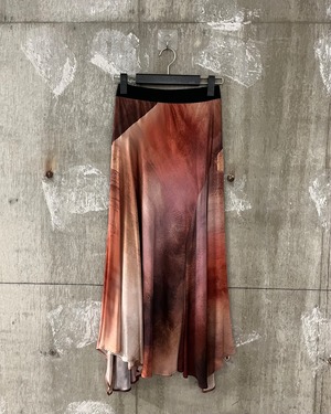 【STUMBLY】Art print silk Asymmetry Skirt