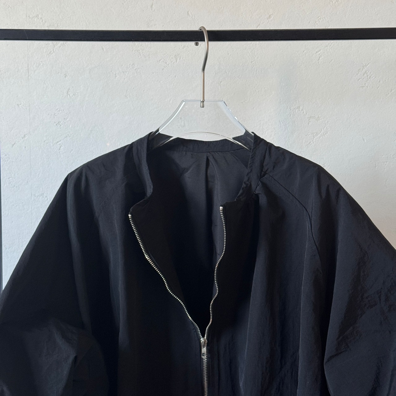 【受注予約:11月下旬入荷予定】バルーンシルエットジップBZ/ブラック