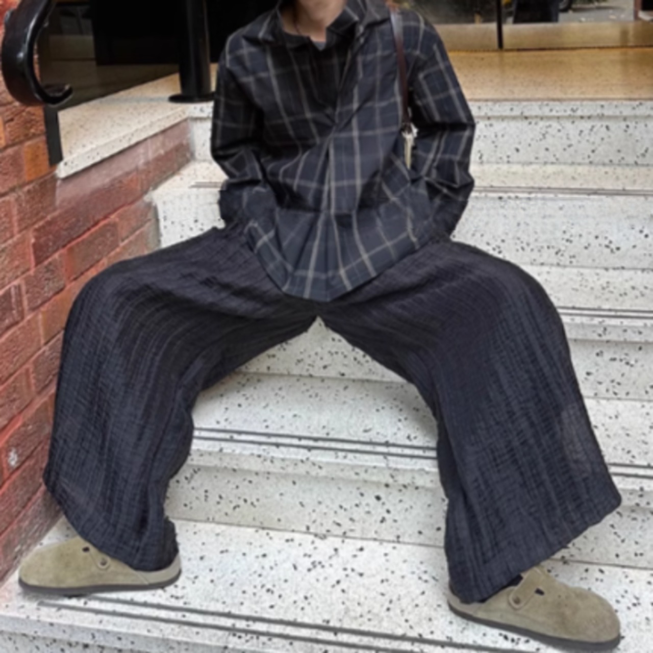 チェック柄プリーツネックデザインシャツ　0867