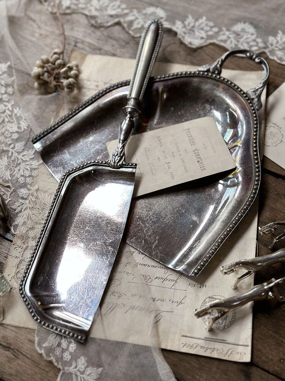 フランスアンティーク　ダストパン シルバーカラー ダストパン パンくず取り | Brocante de La