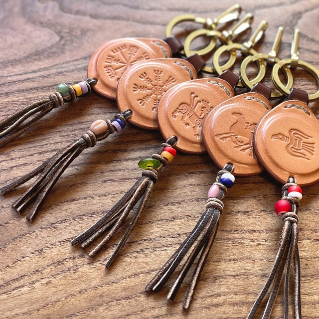 ヴァイキング模様＆ルーンガルドゥル キーホルダー［全18種］Viking pattern & Rune Galdr Key Ring［12 patterns］／本革 レザー キーリング バッグチャーム 北欧 Leather