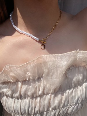 perl initial  necklace[s]