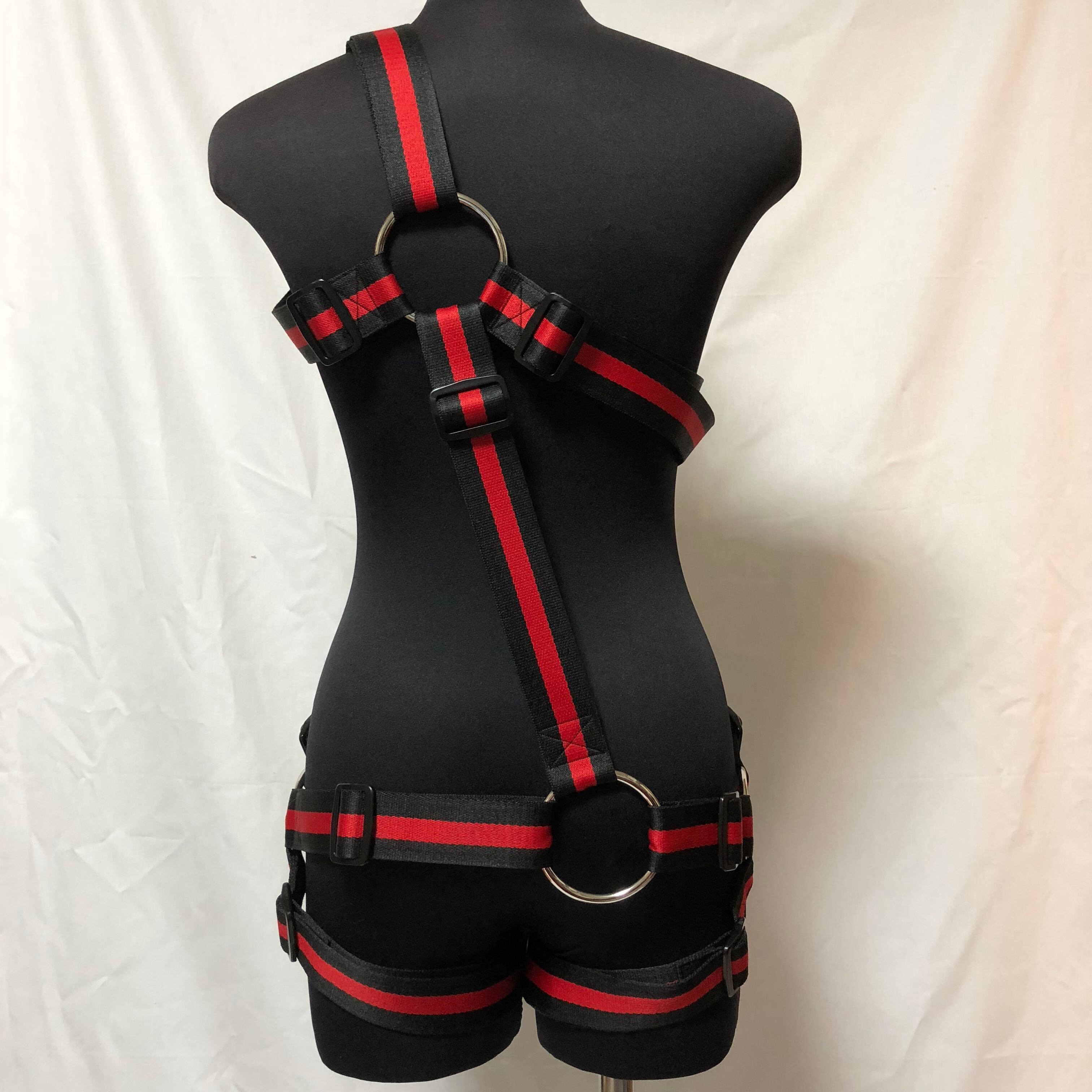 フルハーネス 赤黒