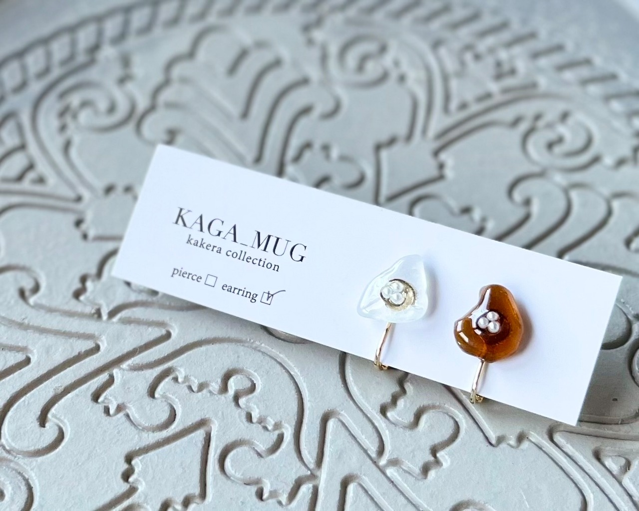 シーグラスイヤリング (クリア、ブラウン) / アシンメトリー 画像1