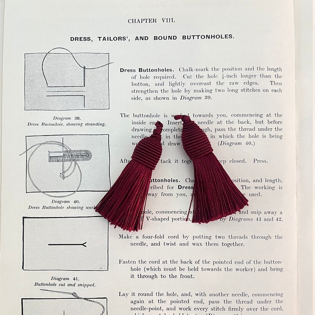 タッセル　Tassel フランス製／3.エンジ（約6.5cm　ヒラヒラ部分は約４cm）