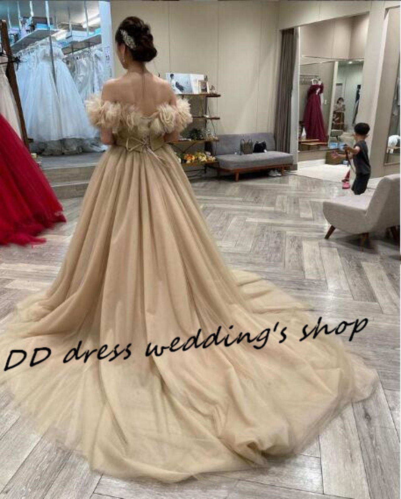 高品質！ベージュ カラードレストレーン 取り外しオフショルダー  