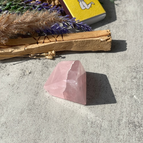 ブラジル・バイーア州産 ローズクォーツ ポリッシュ｜石目が美しい一点もの