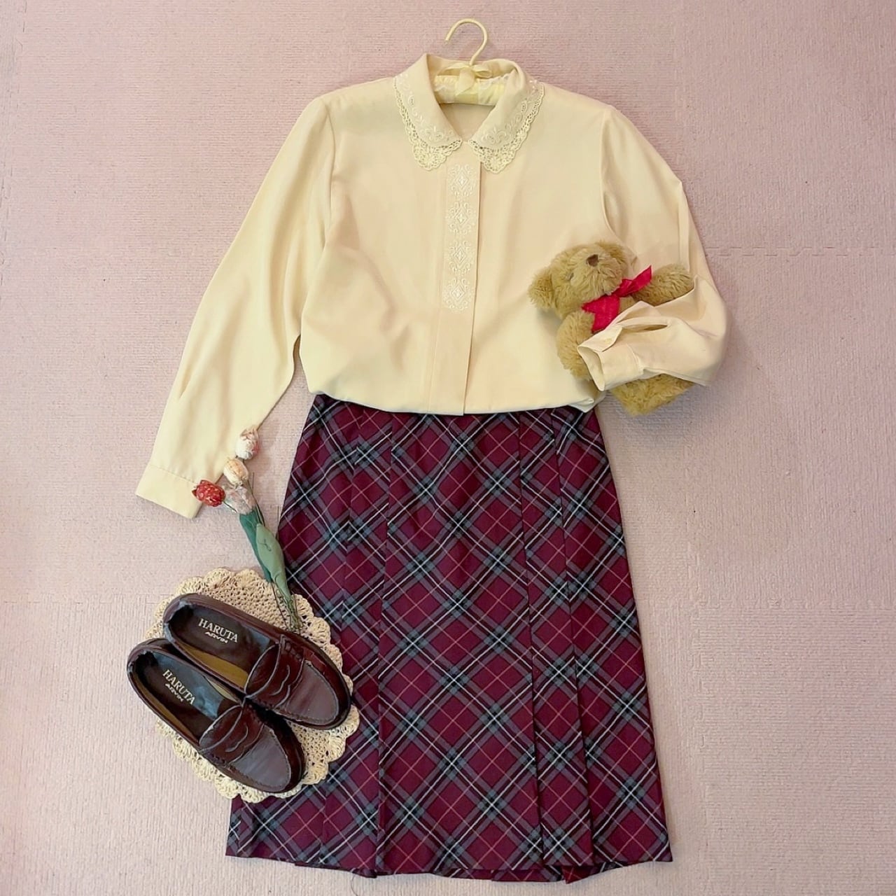 embroidery lace collar cream blouse