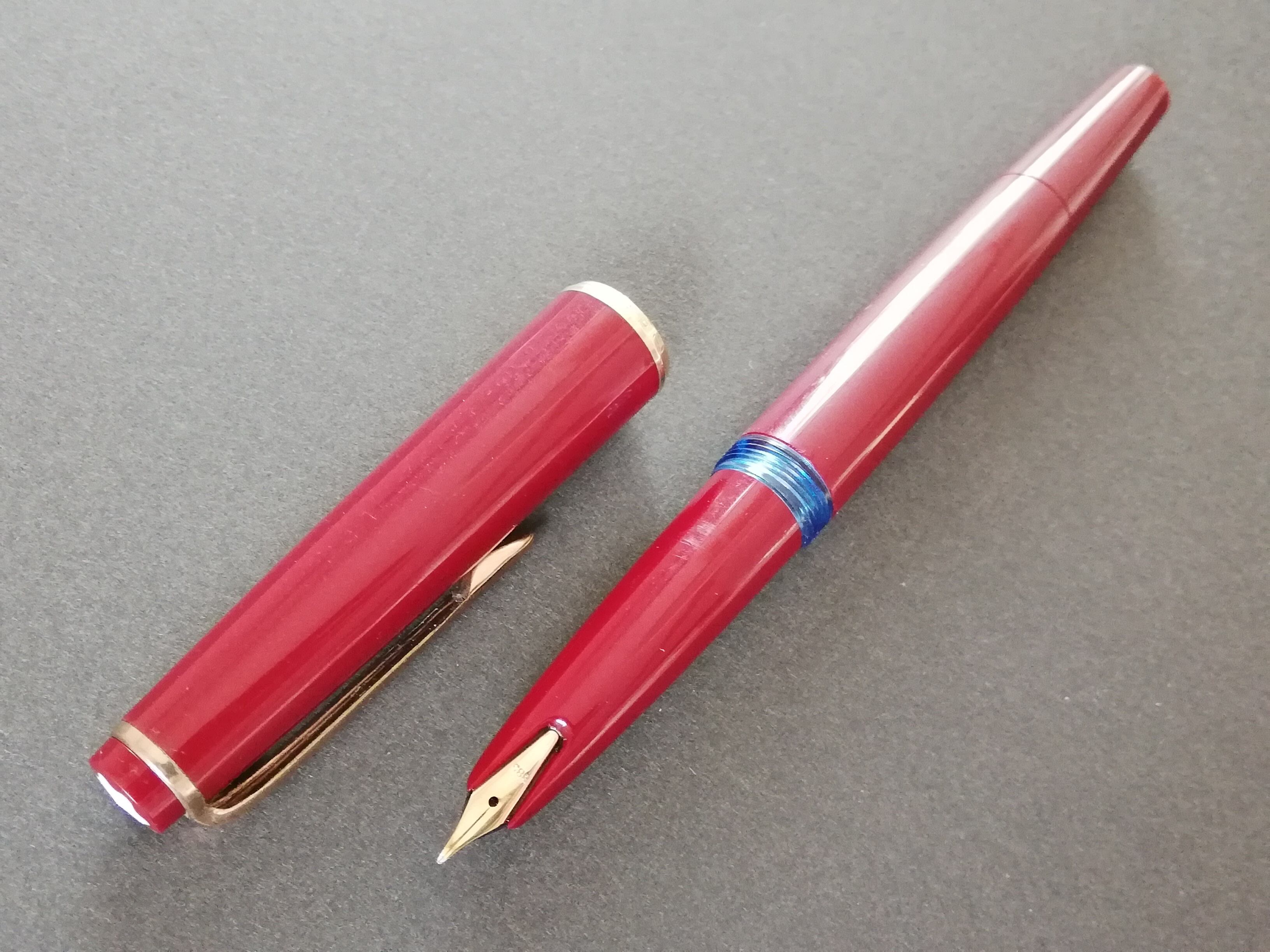 モンブラン　万年筆 Mont Blanc モンブラン No.32 ボルドー 万年筆 ペン先 585(14k)インタ