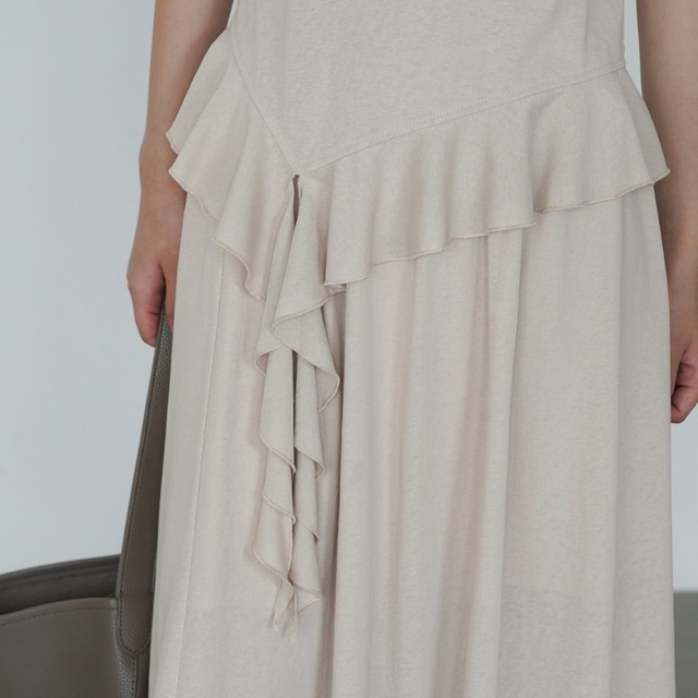 【set up】drape back-open frill sleeveless top & long skirt L0558