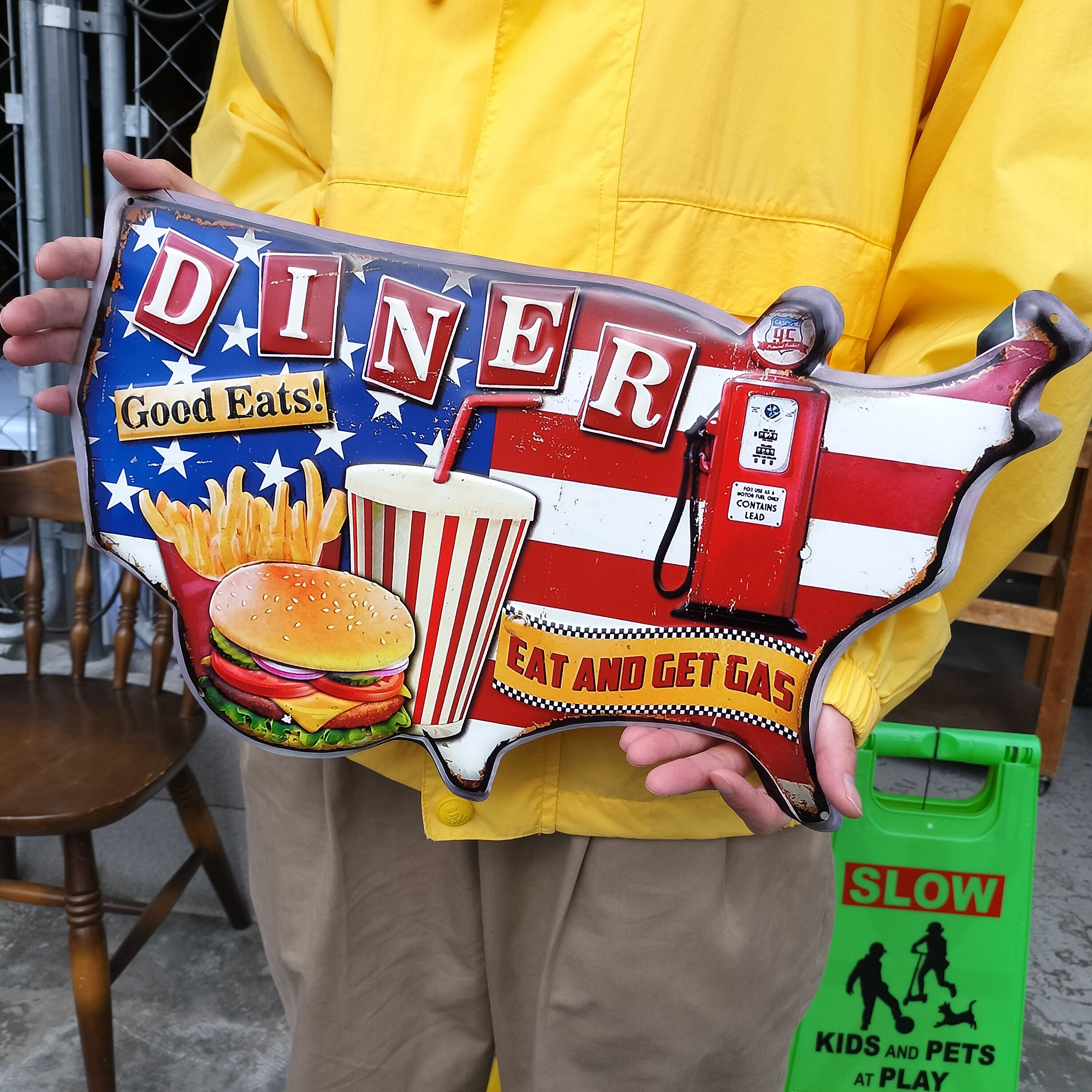 アンティークアメリカンエンボスサイン◇ダイナー アメリカ◇ブリキ