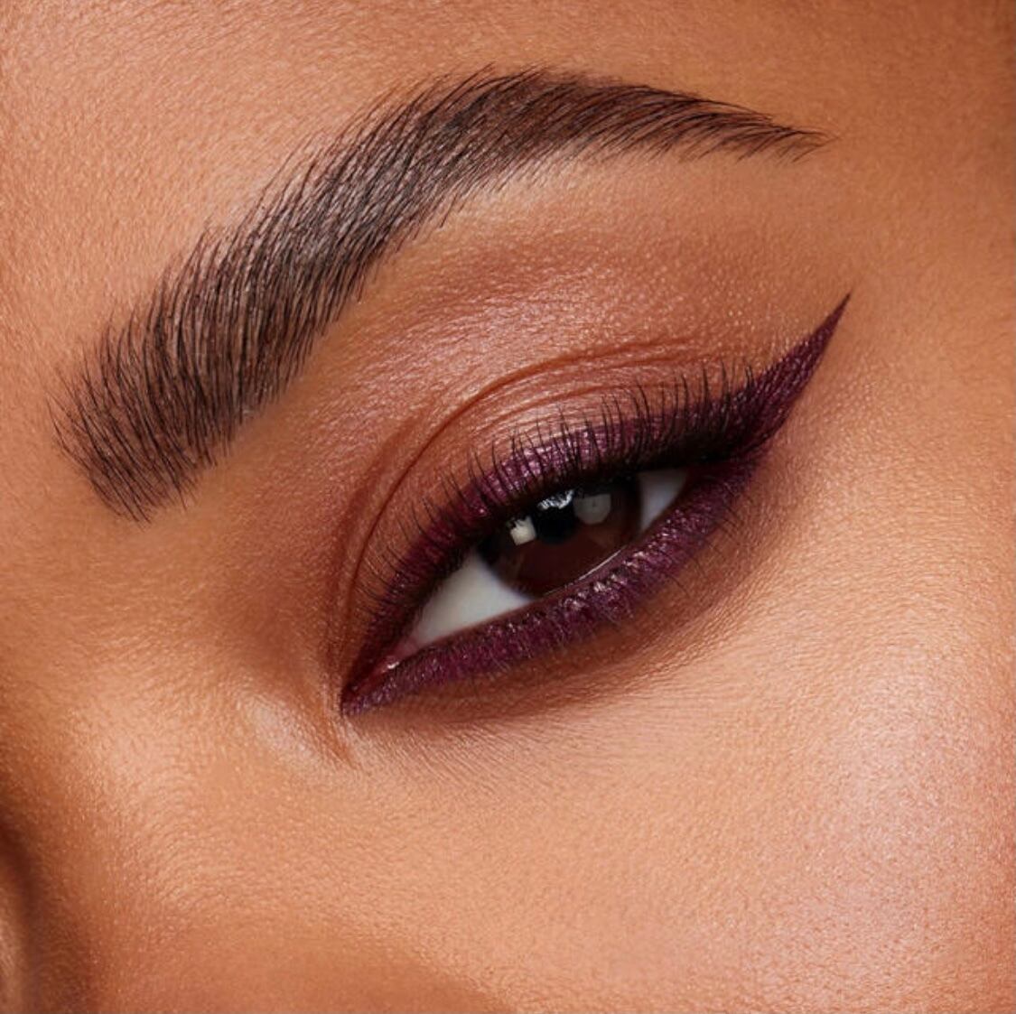 KYLIE COSMETICS “SIMMER PURPLE GEL EYELINER” 海外