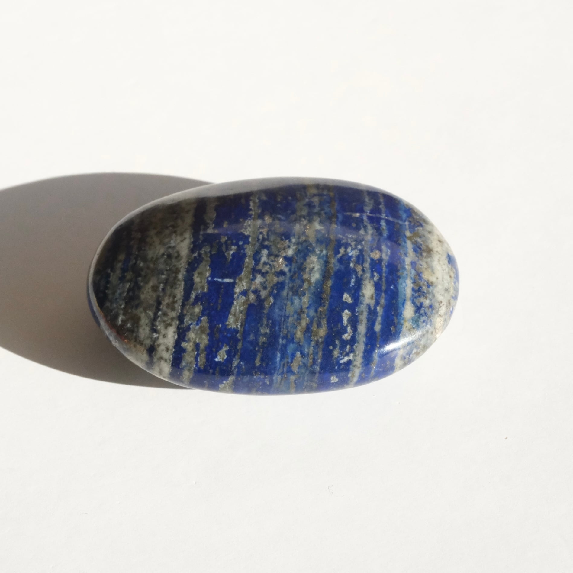 ラピスラズリの握り石 〇 青金石・瑠璃 | ふれる