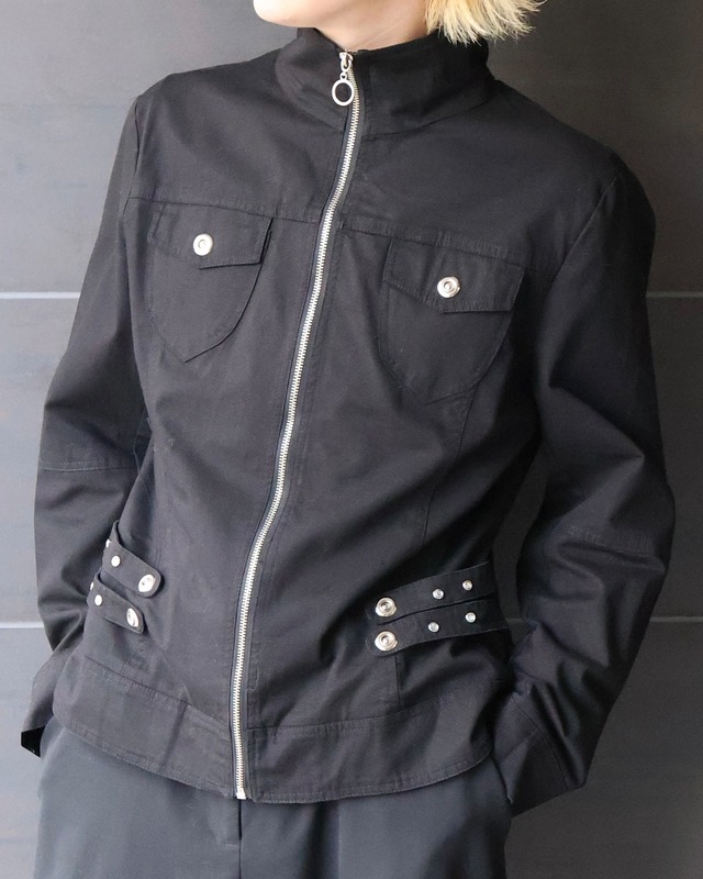 button design zip up blouson