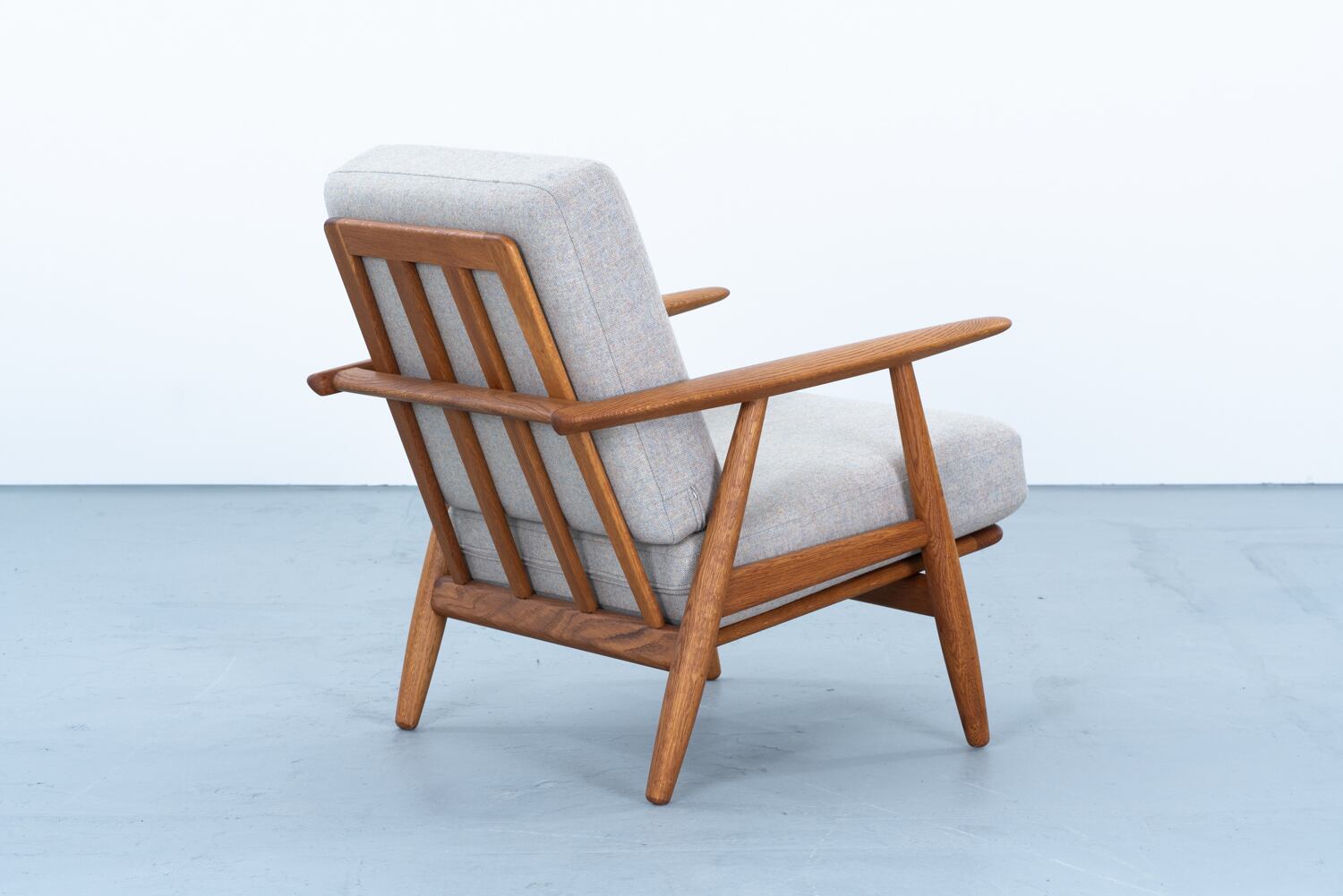 Hans J Wegner | GE240 easy chair & GE240S ottoman set | kaikki