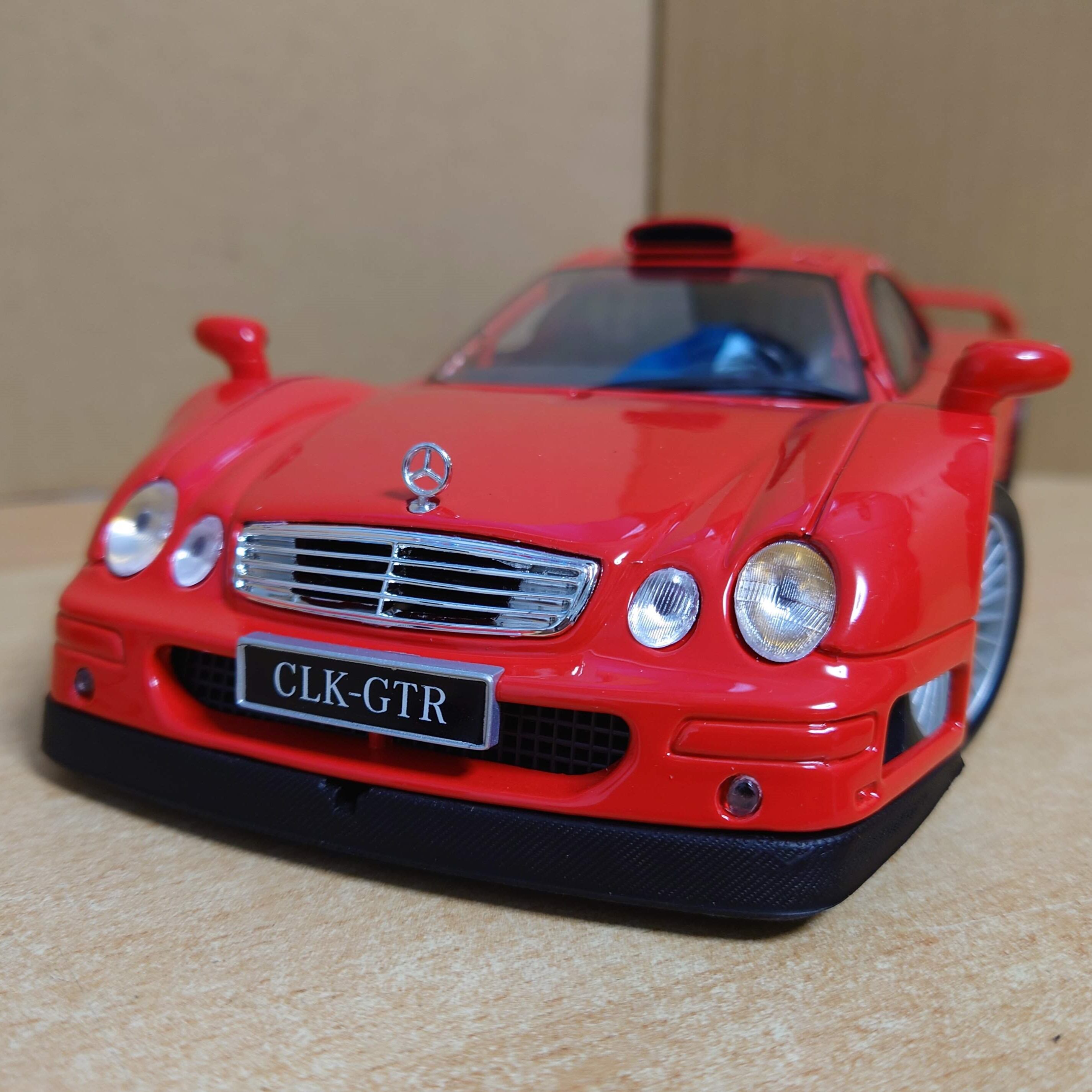 1/18 メルセデスベンツCLK-GTR レッド Mercedes Bentz CLK GTR 1/18 メルセデスベンツCLK-GTR レッド Mercedes Bentz CLK GTR