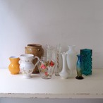 ホワイトのひらひら花瓶