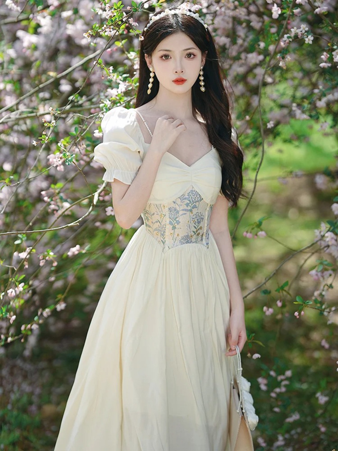 【0034】Off Shoulder 2way White Short Sleeve Dress