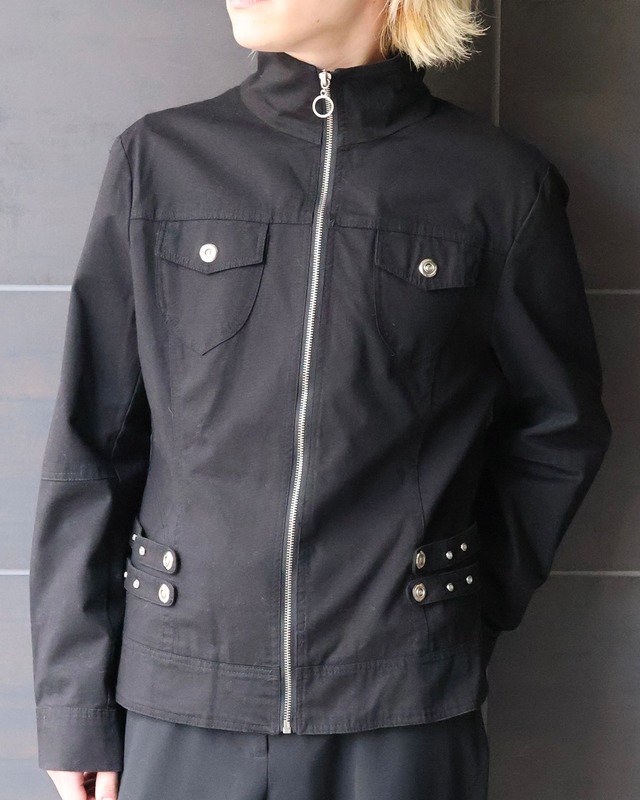 button design zip up blouson