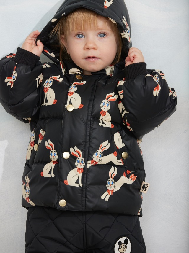 【26AW】minirodini(ミニロディーニ)Rabbit aop hooded puffer multi(80-86/92-98/104-110/116-122/128-134) アウター うざぎ フード取外　